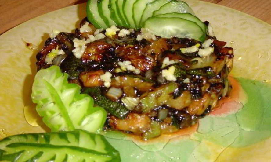 Рецепт жареных кабачков с чесноком и соевым соусом