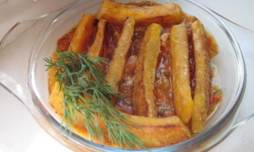 Рецепт жареных ломтиков тыквы с томатным соусом