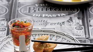 Жареные равиоли с соусом из запеченного перца