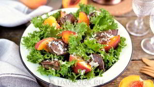 Индюшиная печень с персиками