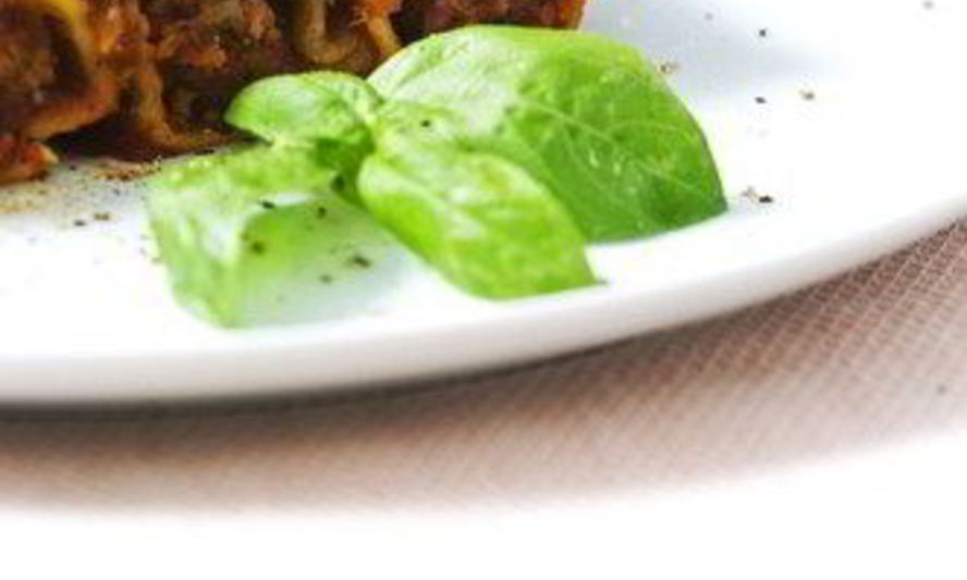 Рецепт каннеллонь с куриной печенью и ветчиной под соусом из потрошков