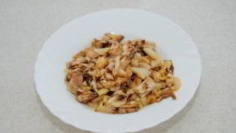 куриная печень с грибами в сметане