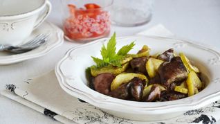 Куриная печень с кабачками в духовке