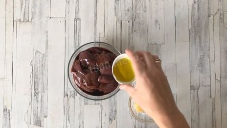 куриная печень с кабачками в духовке