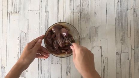 куриная печень с кабачками в духовке