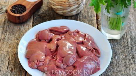 куриная печень с кабачками