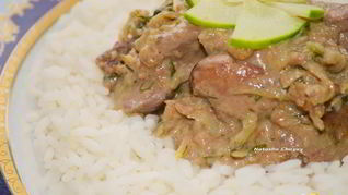 Куриная печень в кабачково-яблочном соусе