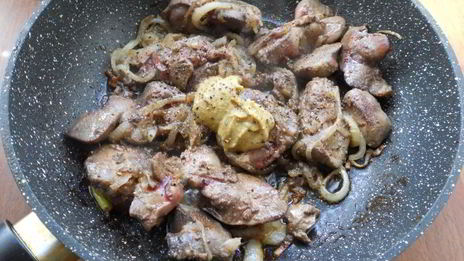 куриная печень в кефирно-горчичном соусе