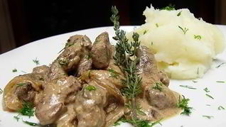 Куриная печень, жареная в сметане