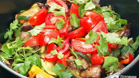 куриная печенка с овощами