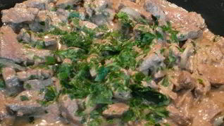 Печень говяжья на сковороде