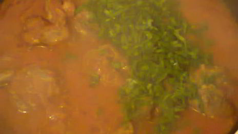 печень куриная, тушеная вином