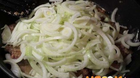 печень куриная жареная с луком