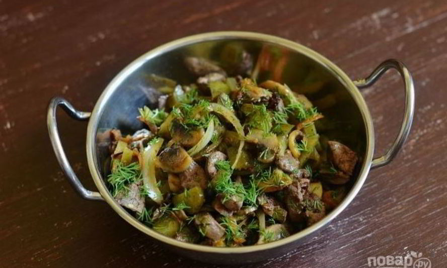 Рецепт печени с солеными огурцами