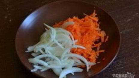 печень с солеными огурцами