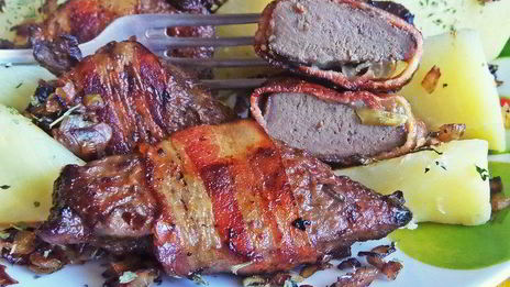 печень в беконе с картофелем