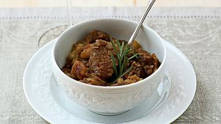 Печенка цесарки с луково-яблочным соусом