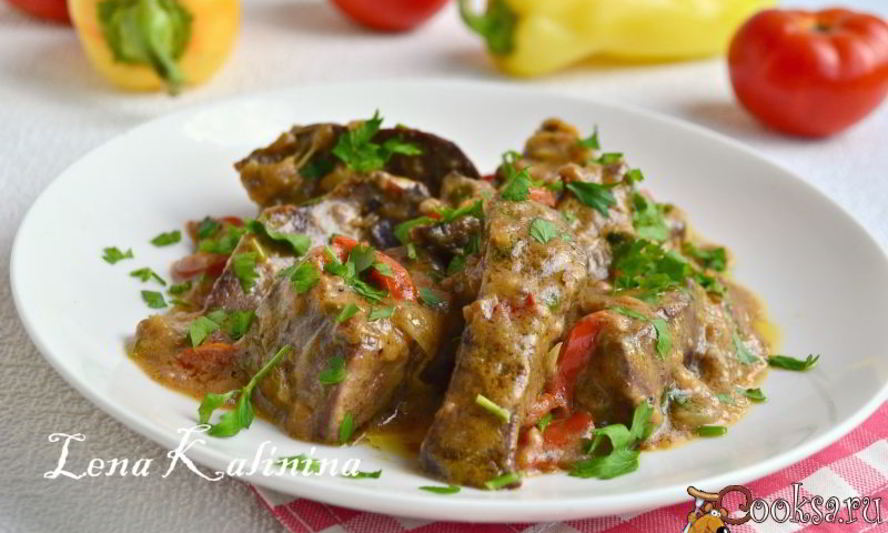 Рецепт свиной печени, тушеной в сметанном соусе