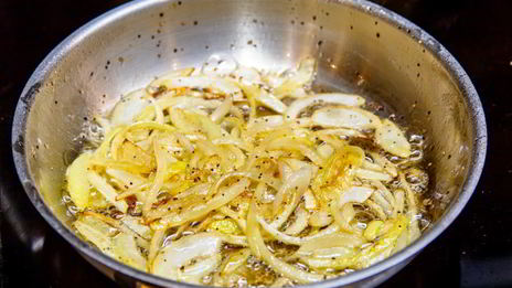 телячья печень со шпинатом