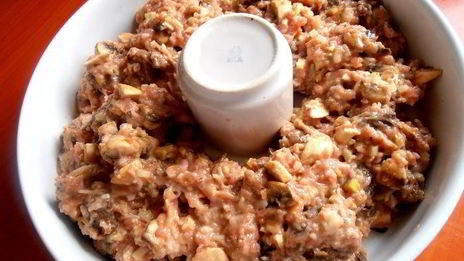воскресное мясное кольцо с печенью и грибами