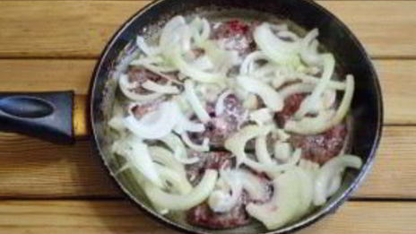 жареная печень с луком