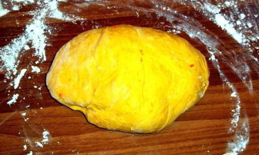 Рецепт морковна-шафранового пельменного тесто