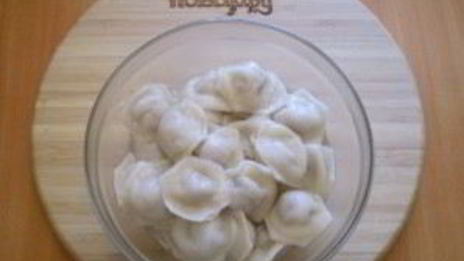 пельмени под соусом