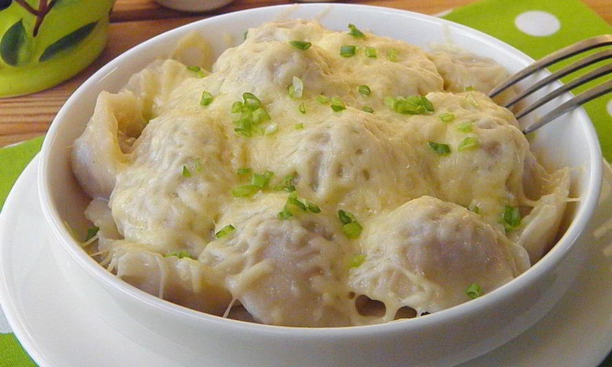 Рецепт пельменей с сыром в духовке