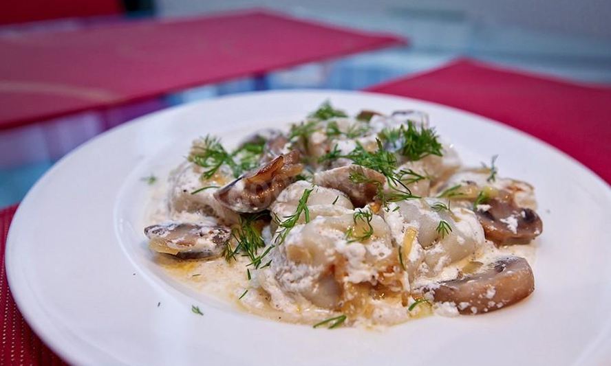 Рецепт пельменей в сметане в мультиварке