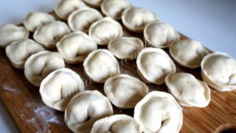 рыбные пельмени с овощами