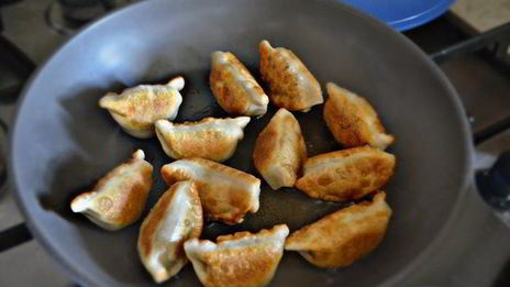 японские жареные пельмени гедза