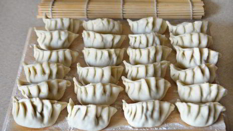 японские жареные пельмени гедза