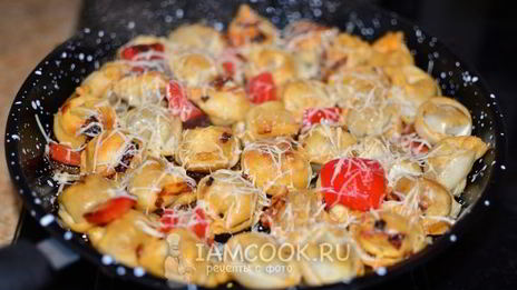 жареные пельмени с сыром