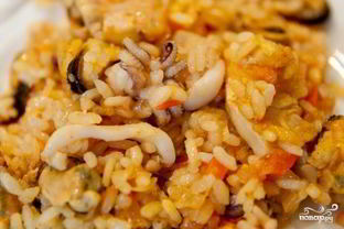 Паэлья с курицей и морепродуктами