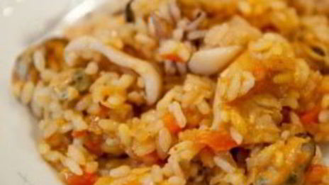 паэлья с курицей и морепродуктами