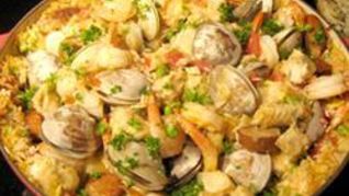 Паэлья с морепродуктами в духовке