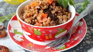 Плов из гречки с грибами и орехами