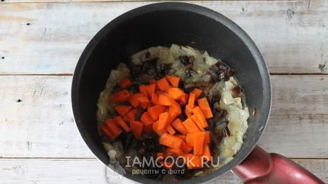 плов из гречки с грибами и орехами