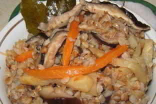 Плов из гречки с грибами