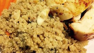 Плов из киноа с миндалем