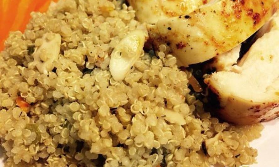 Рецепт плова из киноа с миндалем