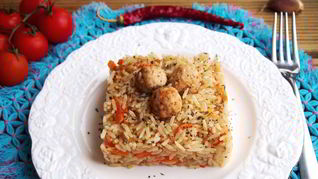 Плов с фрикадельками в духовке