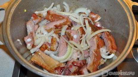 плов с копчеными ребрышками