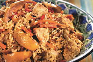 Плов с курицей в кастрюле