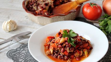 овощное рагу с фаршем в духовке