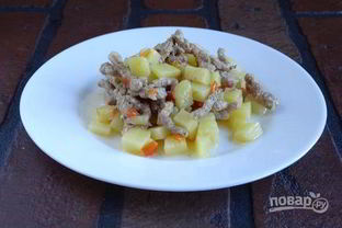 Овощное рагу с фаршем в мультиварке