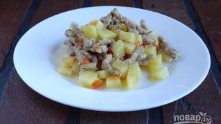 Овощное рагу с фаршем в мультиварке