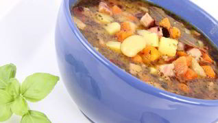 Овощное рагу с ветчиной и яблоком