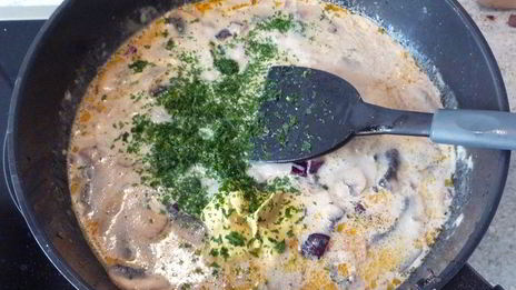 рагу из индейки по-строгановски