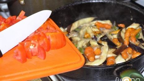 рагу с кешью и мини-морковью